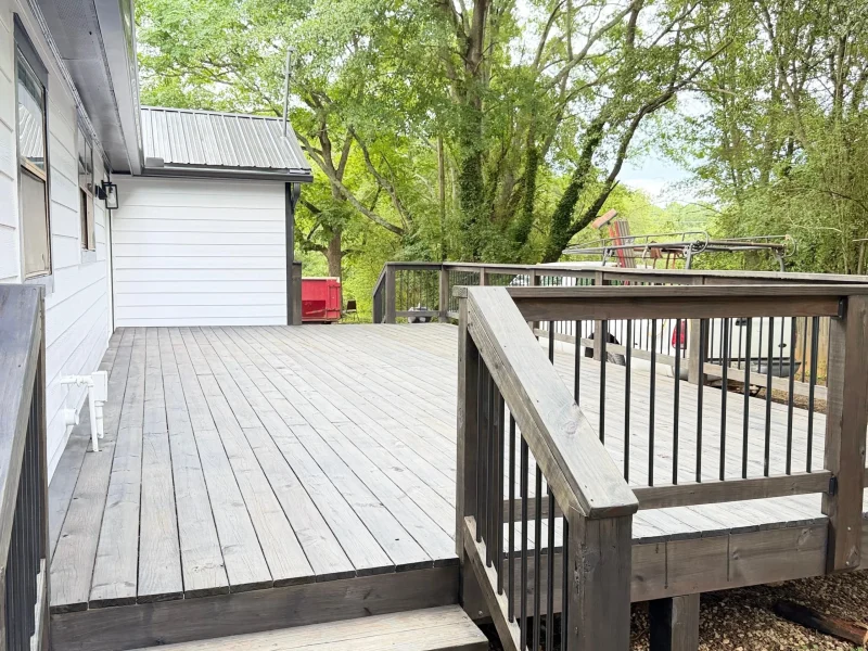 Deck & Fence Staining